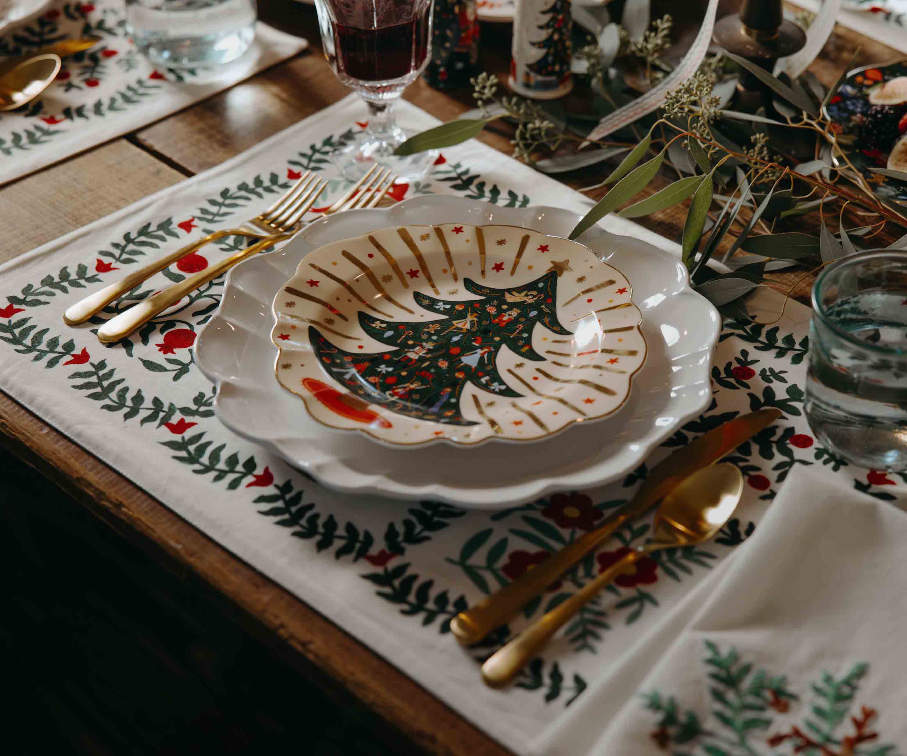 Porcelain Dessert Plate Set - Nutcracker